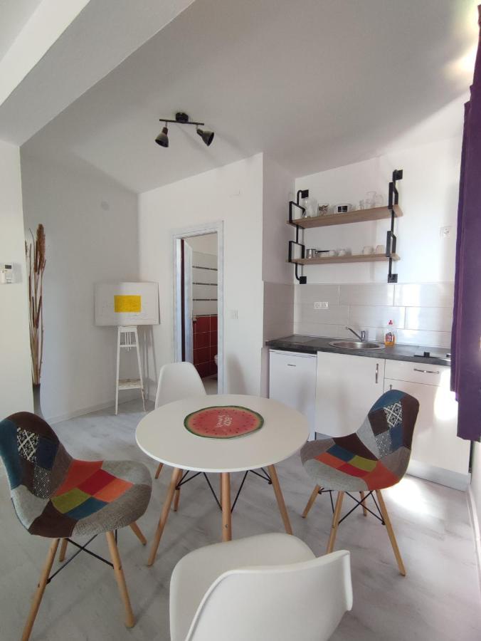 Oleander Apartment In Pakoštane Esterno foto